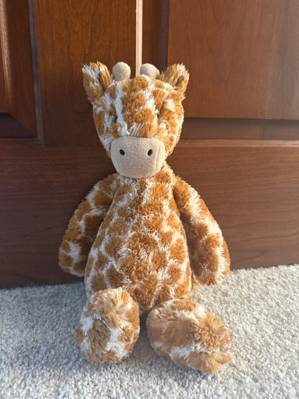 Jellycat Giraffe Stuffed Animal - Soft Tan & Cream Cuddly Toy